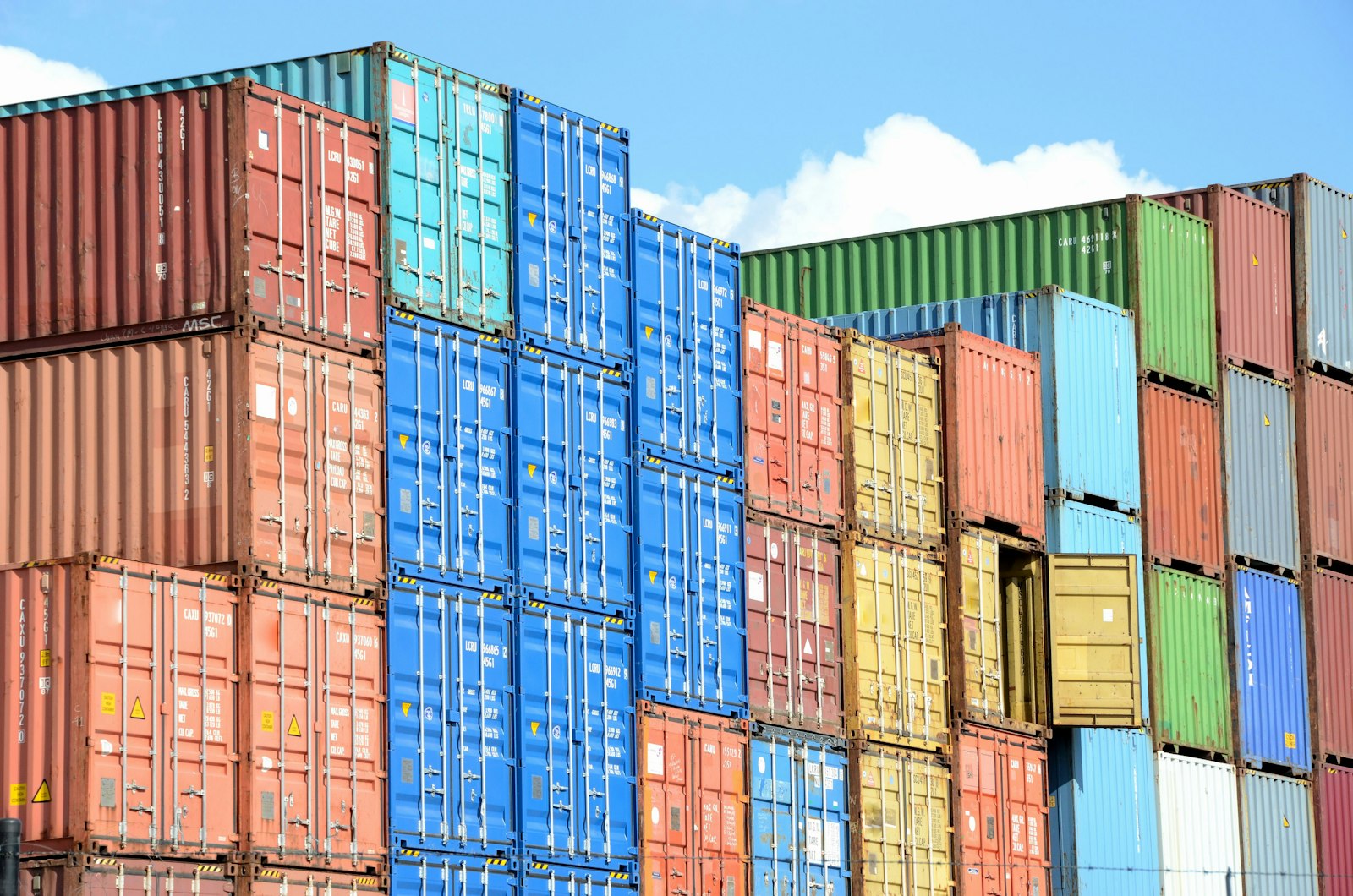 Hutchison Ports promete 70.000 millones de pesos en México mientras su matriz negocia vender el 80 % del negocio