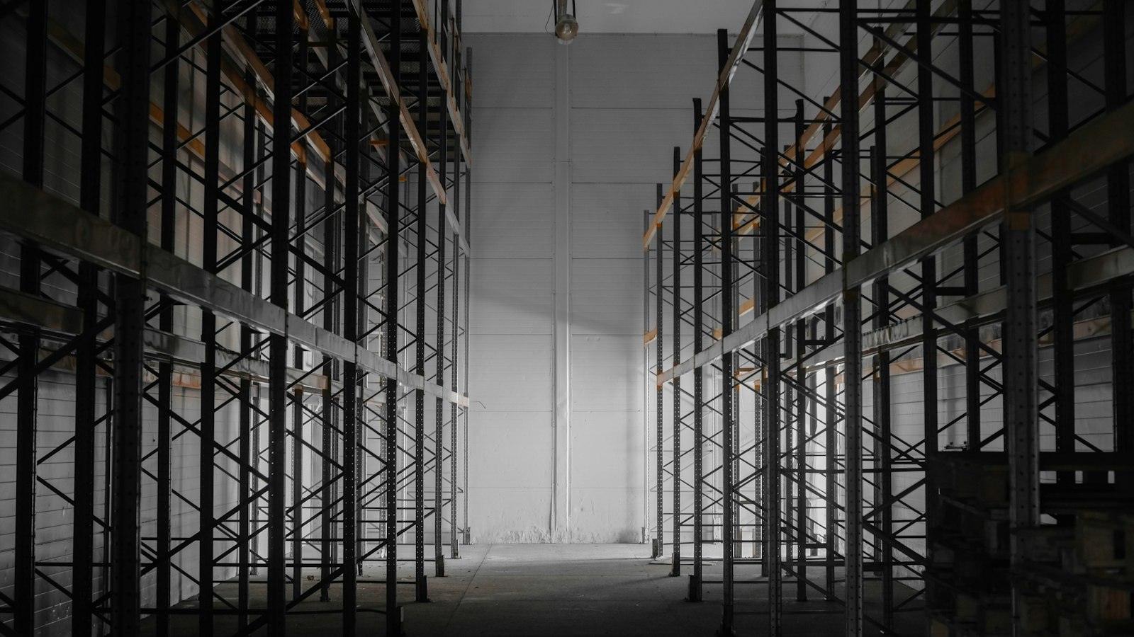 Iveco Group inaugura centro de repuestos de R$ 93 millones en Brasil y dice mejorar hasta 66 % sin revelar la base de cálculo